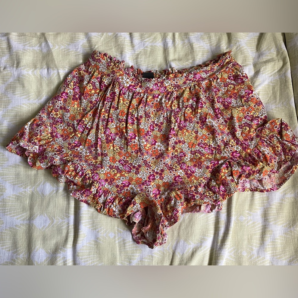 Flower shorts